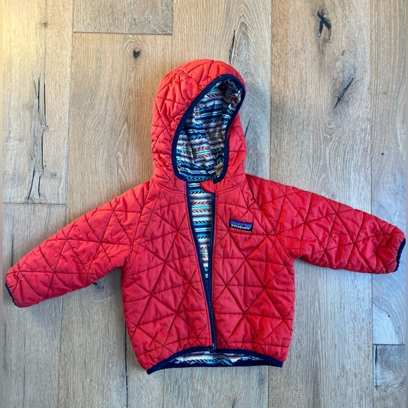 Patagonia Baby Reversible Down Sweater Hoody w/matching Down Joggers, 12-18 m - Picture 2 of 5